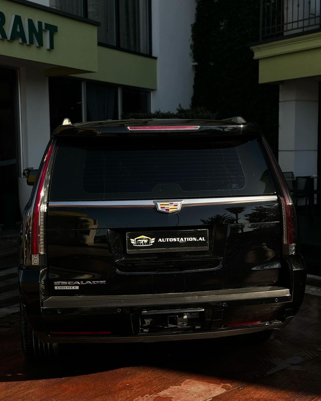 CADILLAC ESCALADE LIBERTY