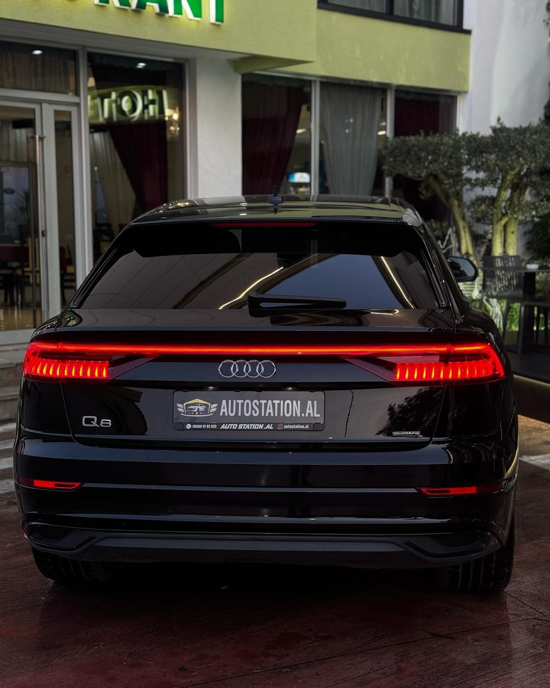 AUDI Q8