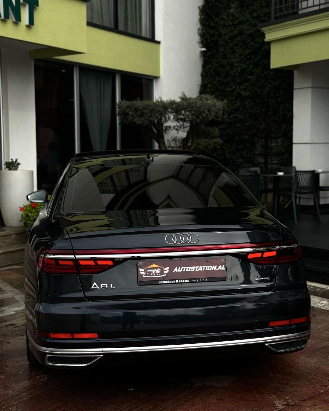 AUDI A8L