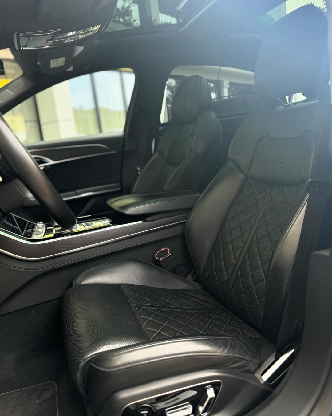 AUDI A8L