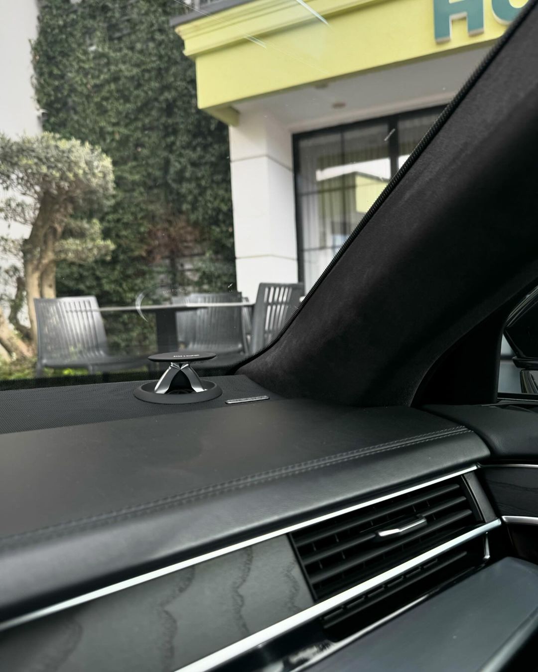AUDI A8L