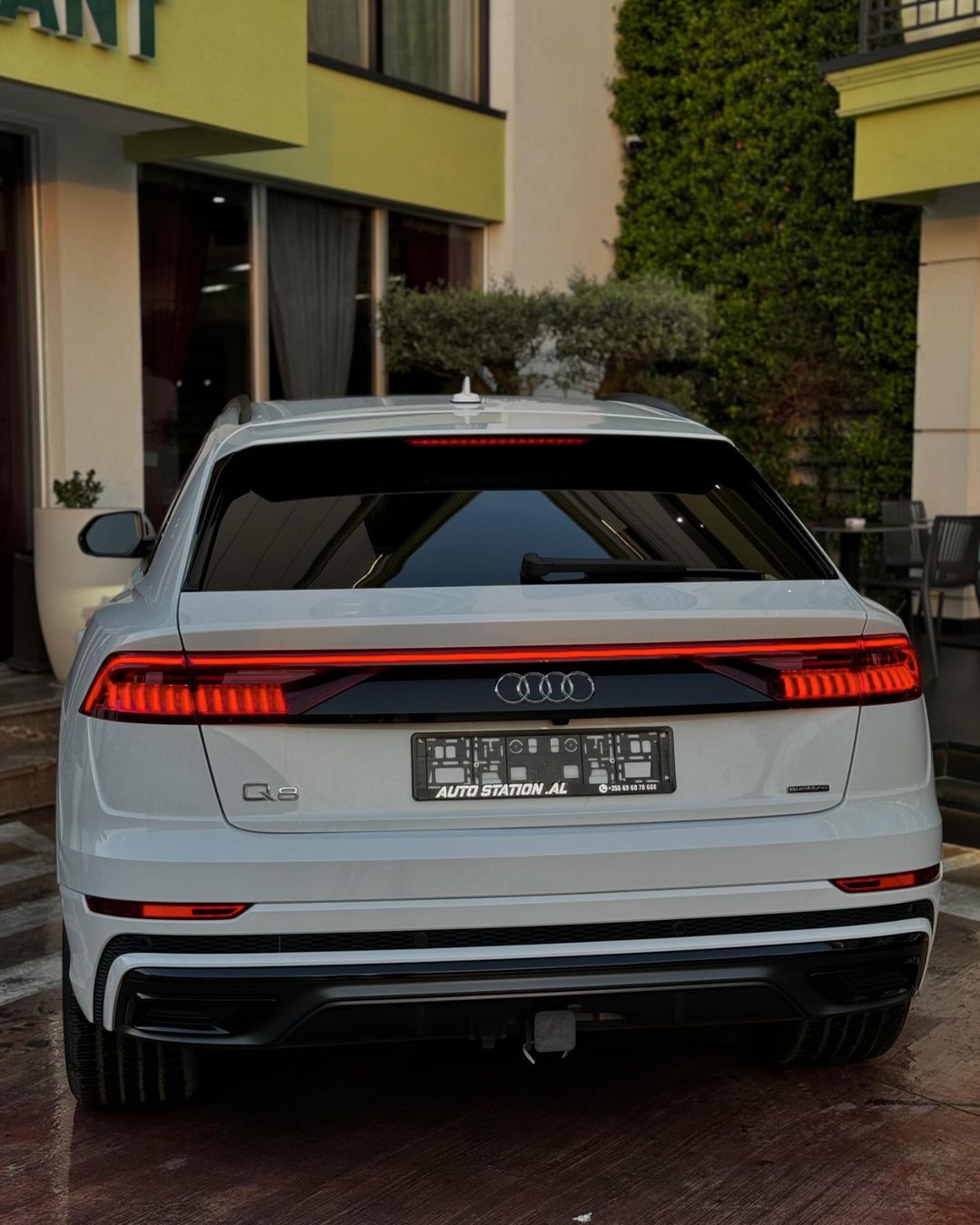 AUDI Q8