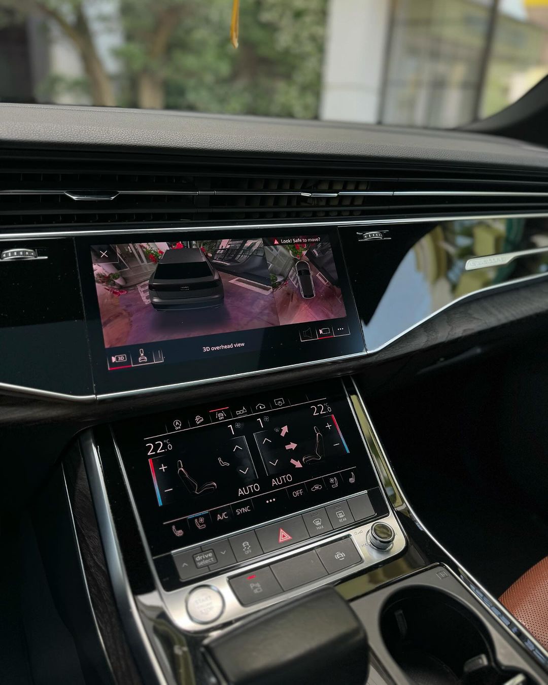 AUDI Q8 S-LINE