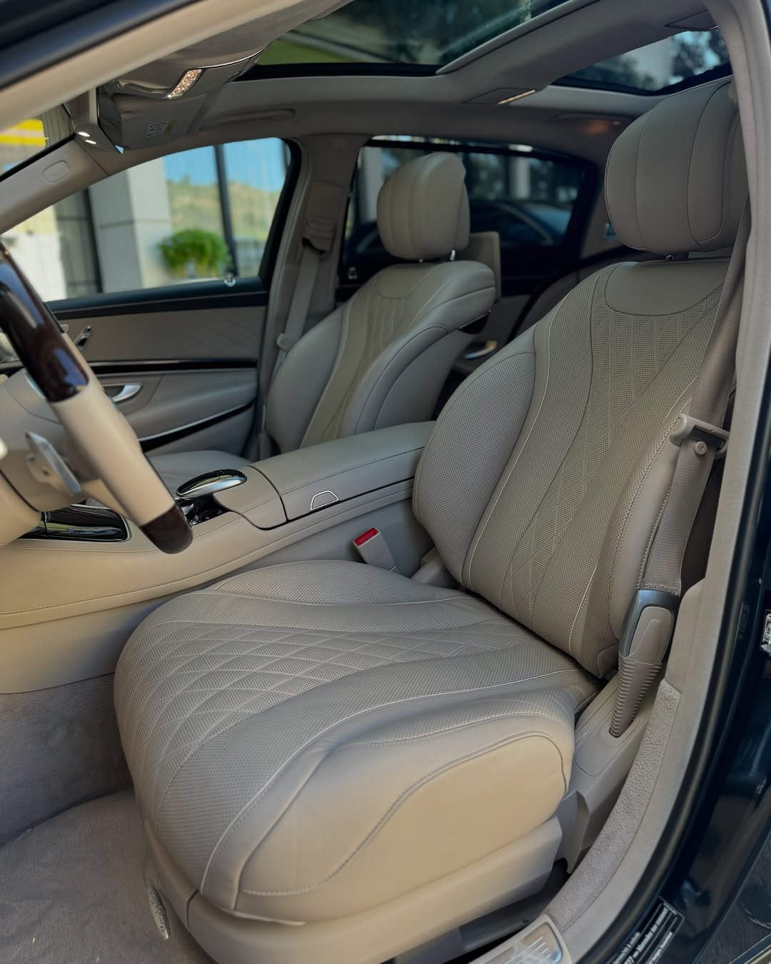 Mercedes Benz S560 Maybach