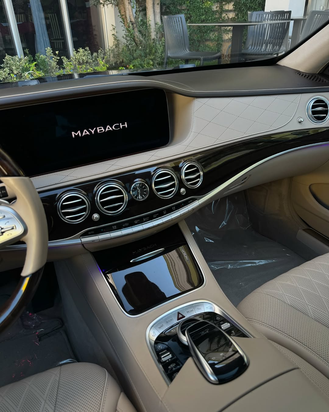 Mercedes Benz S560 Maybach