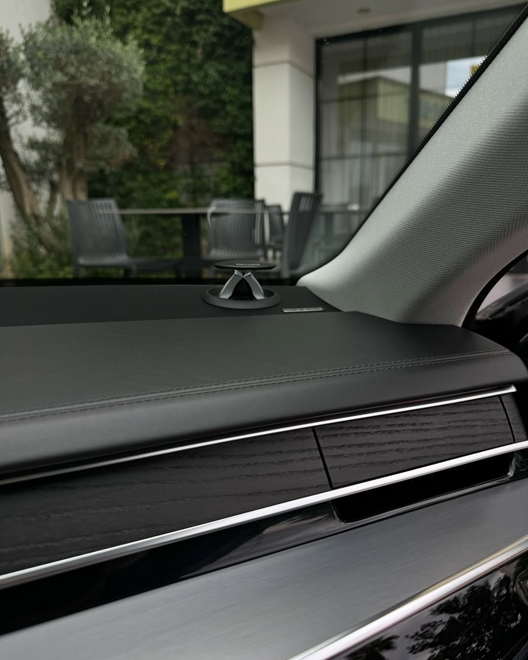 AUDI A8L