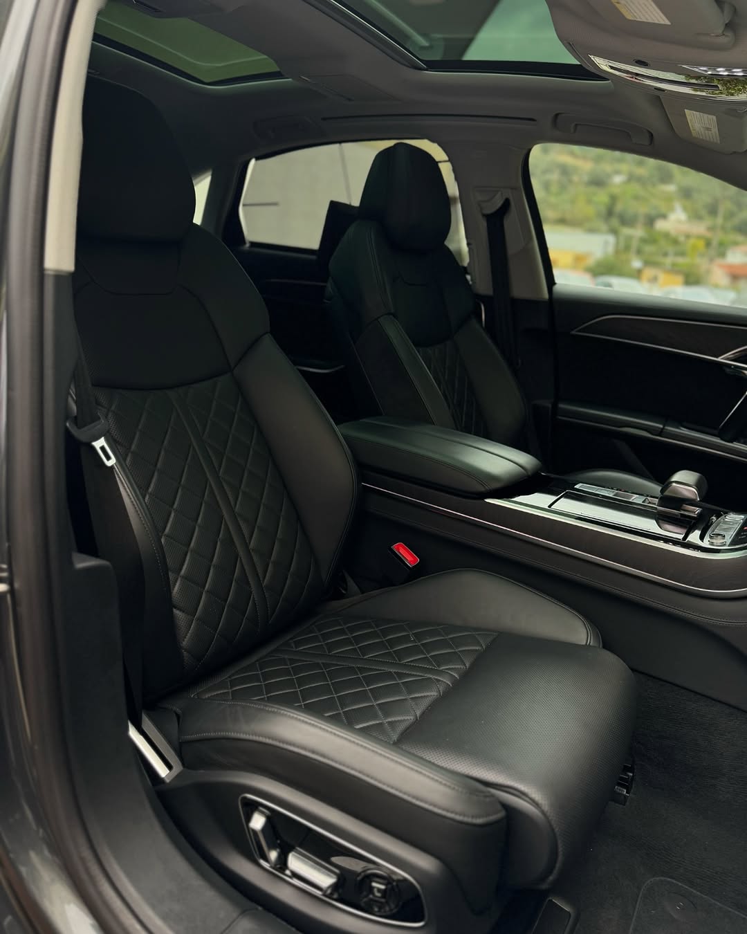 AUDI A8L
