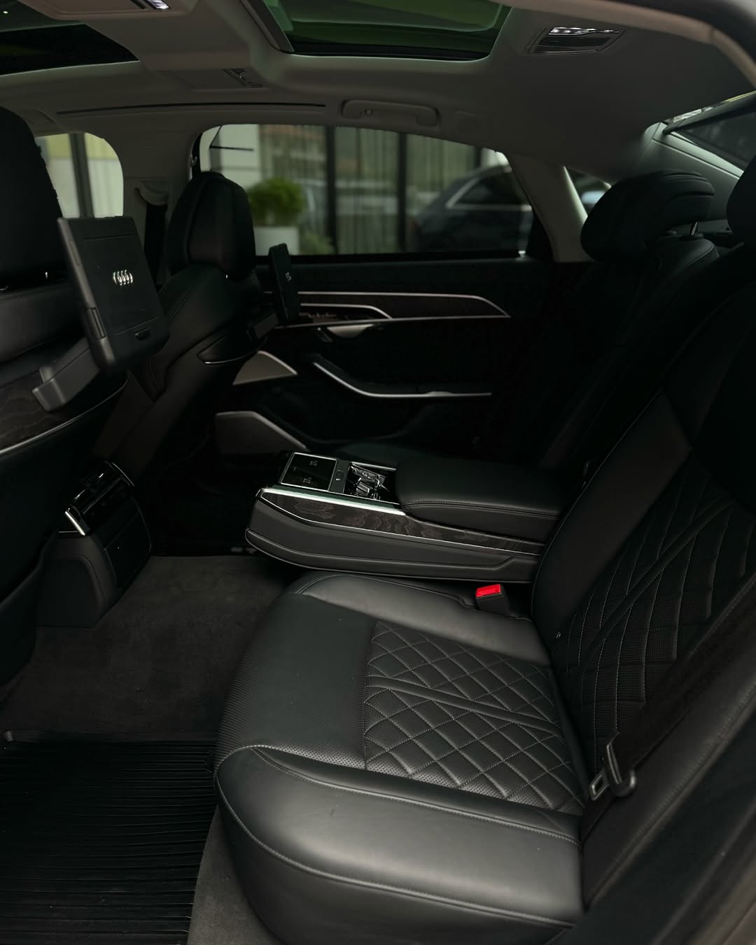 AUDI A8L