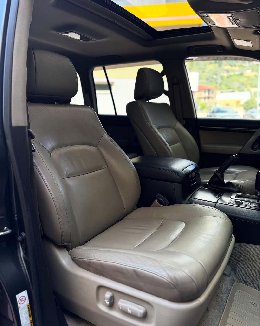 Toyota Land Cruiser 200
