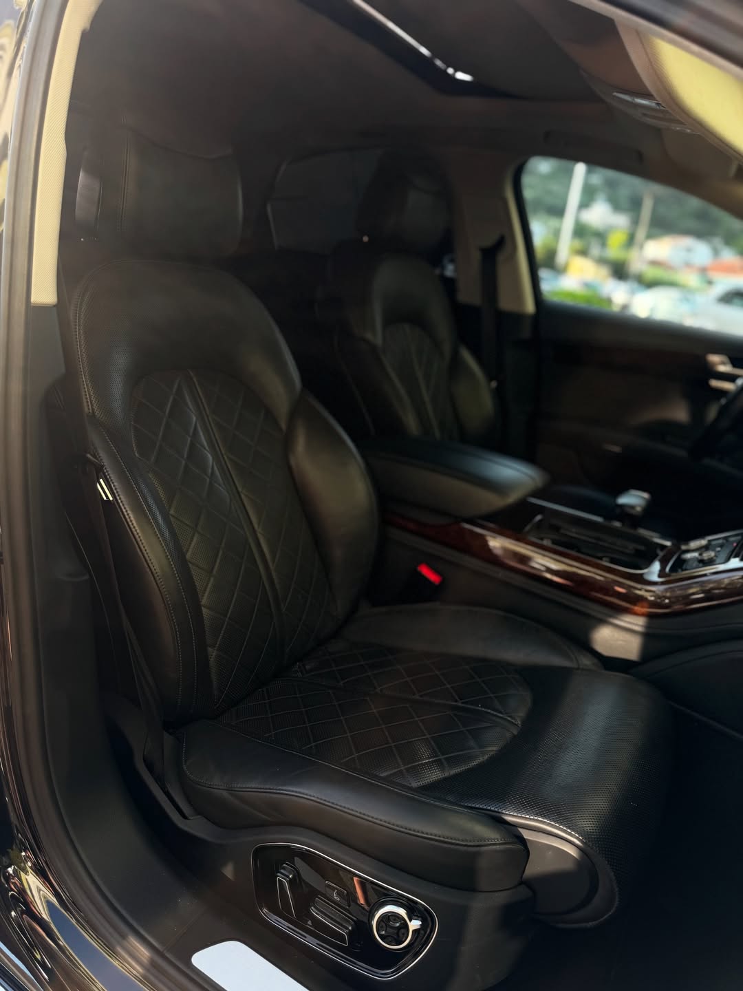 SHITET Audi A8