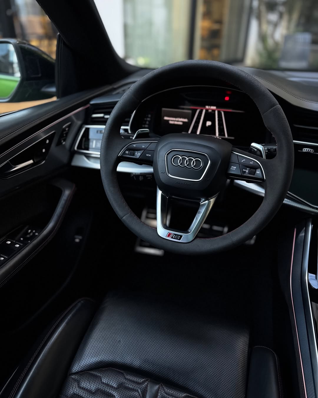 Audi RSQ8