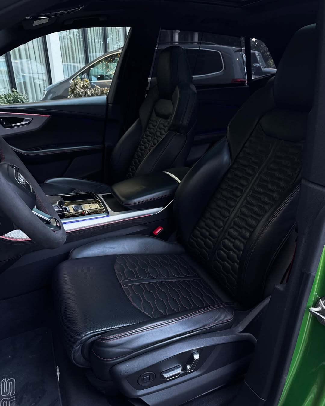 Audi RSQ8