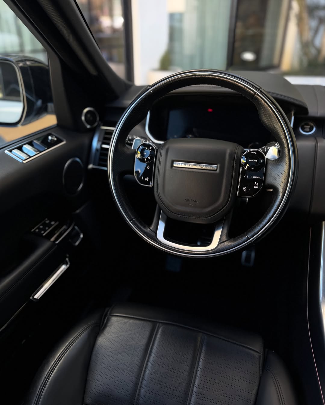 Range Rover Sport P525