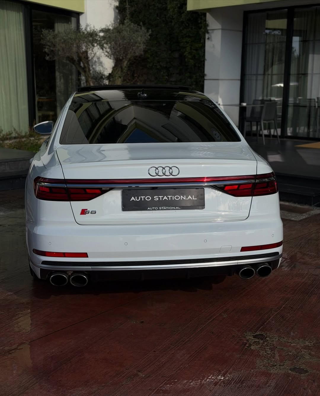 Audi S8